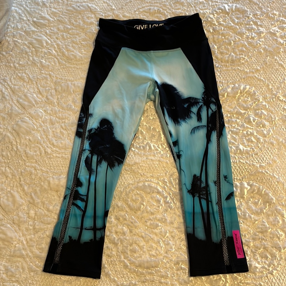 XS Betsy Johnsons active leggings